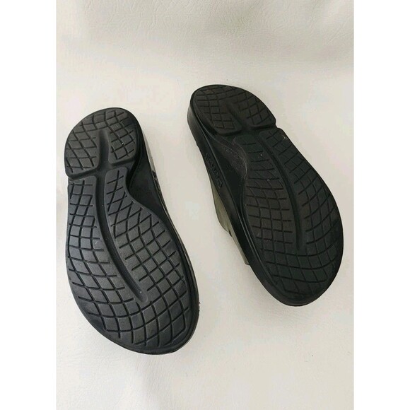 Oofos Ooahh Shoes Men’s 9 Green Slides Comfort Recovery Sandals